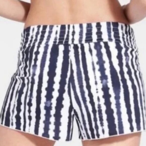Athleta Wavebreak Swim shorts 3"  size Medium. Like New! - Picture 2 of 5